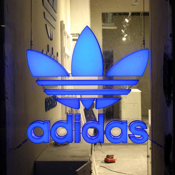 Объемные световые буквы Adidas Original. Подложка оргстекло. Томск